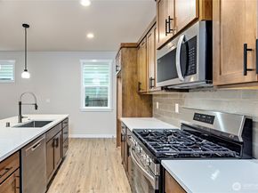 5044 NW Cedarside Loop, Silverdale WA 98383