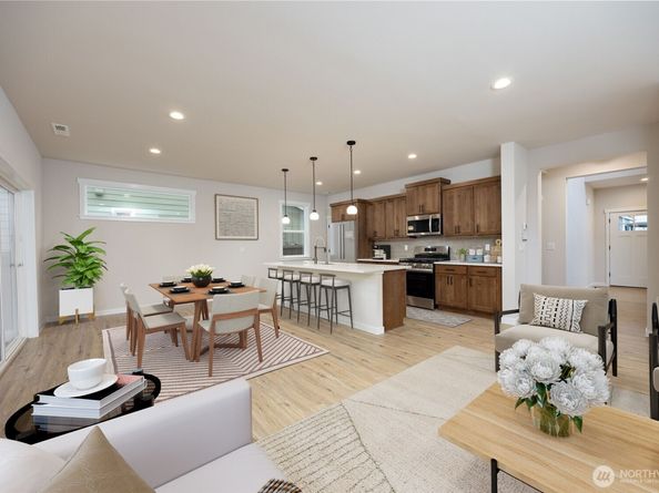 5044 NW Cedarside Loop, Silverdale WA 98383