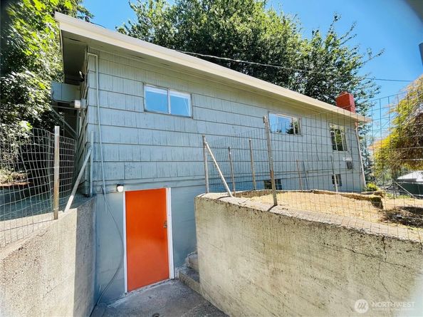 15460 65th Avenue S, Tukwila WA 98188