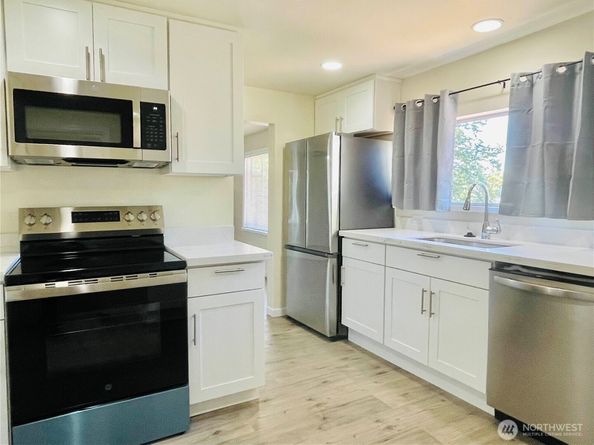 15460 65th Avenue S, Tukwila WA 98188