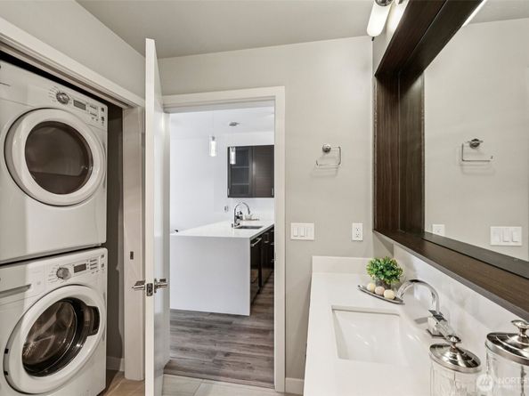 1760 NW 56th Street 606, Seattle WA 98107