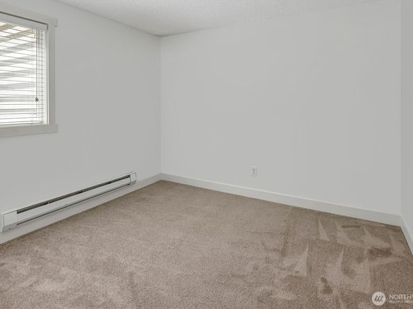 15244 SE 43rd Street C202, Bellevue WA 98006