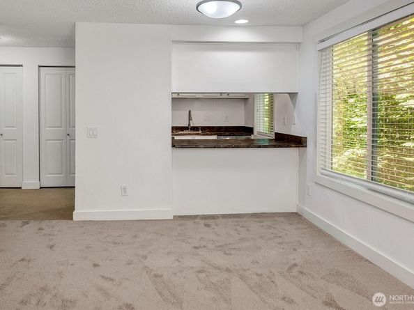 15244 SE 43rd Street C202, Bellevue WA 98006
