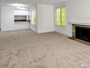 15244 SE 43rd Street C202, Bellevue WA 98006