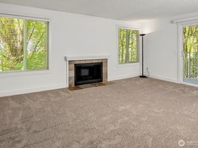 15244 SE 43rd Street C202, Bellevue WA 98006