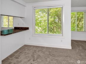 15244 SE 43rd Street C202, Bellevue WA 98006