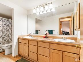 22934 SE 37th St, Sammamish WA 98075