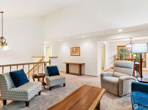 22934 SE 37th St, Sammamish WA 98075