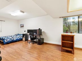 22934 SE 37th St, Sammamish WA 98075