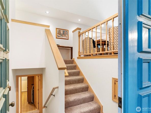 22934 SE 37th St, Sammamish WA 98075