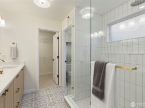 11607 NE 112th Street 2, Kirkland WA 98033