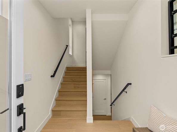 5203 Sand Point Way NE, Seattle WA 98105