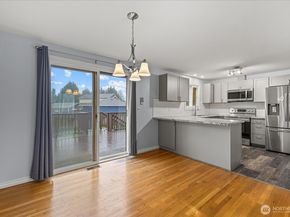 13729 8th Avenue S, Burien WA 98168