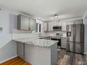 13729 8th Avenue S, Burien WA 98168