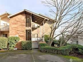 3700 25th Place W 202, Seattle WA 98199