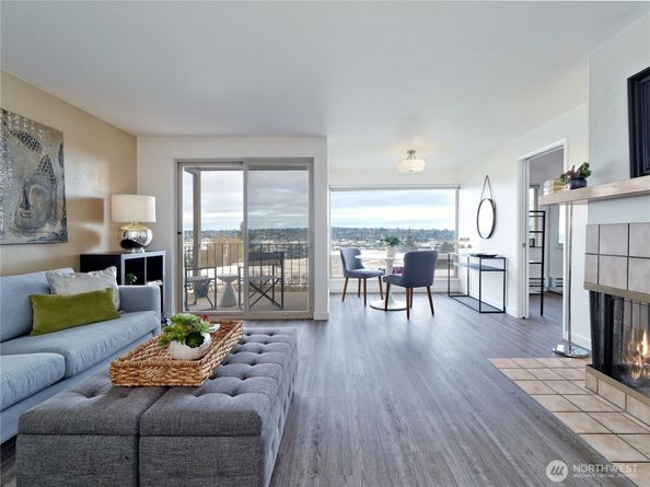 3700 25th Place W 202, Seattle WA 98199