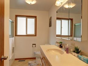 7820 NE 195th Street, Kenmore WA 98028