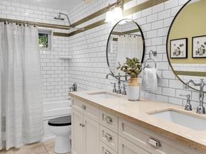 4905 NE Park Place, Seattle WA 98115