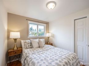 10020 18th Avenue SW, Seattle WA 98146