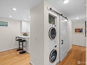 5225 50th Avenue NE 206, Seattle WA 98105