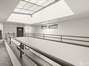 5225 50th Avenue NE 206, Seattle WA 98105