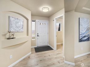 25912 35th Place S, Kent WA 98032