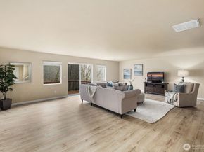 25912 35th Place S, Kent WA 98032