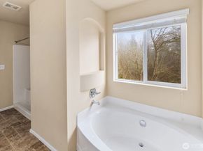 25912 35th Place S, Kent WA 98032