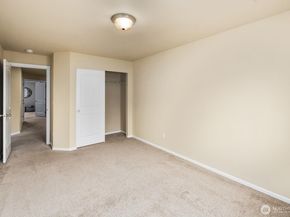 25912 35th Place S, Kent WA 98032