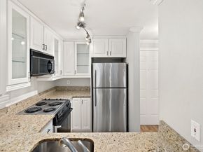 2244 13th Avenue W 407, Seattle WA 98119