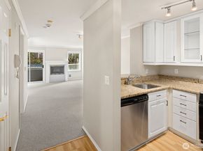 2244 13th Avenue W 407, Seattle WA 98119