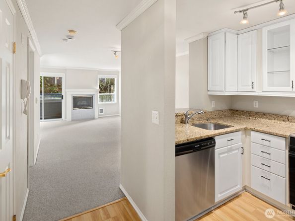 2244 13th Avenue W 407, Seattle WA 98119