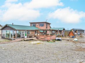 15 U Snoqualmie Ave., Hat Island WA 98206