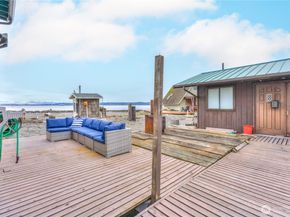 15 U Snoqualmie Ave., Hat Island WA 98206