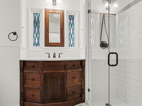 4335 NE 45th Street, Seattle WA 98105