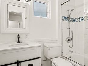 4335 NE 45th Street, Seattle WA 98105