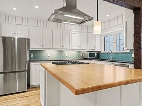 4335 NE 45th Street, Seattle WA 98105