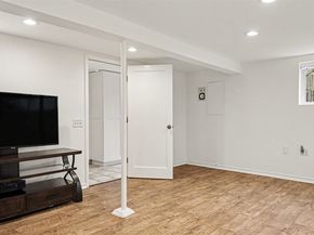 4335 NE 45th Street, Seattle WA 98105