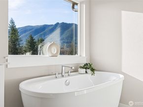 534 SE 11th Place 13, North Bend WA 98045