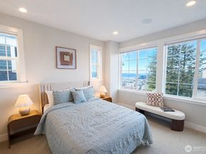 2111 W 9th Ave 24, Seattle WA 98119