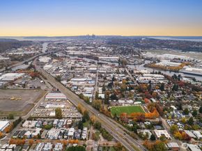 546 S Cloverdale Street B, Seattle WA 98108