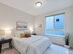 14671 36th Court NE, Lake Forest Park WA 98155