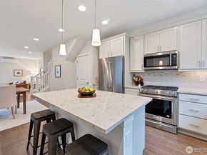 14671 36th Court NE, Lake Forest Park WA 98155