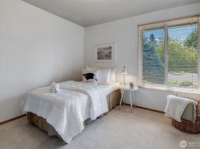 28833 21st Avenue S, Federal Way WA 98003