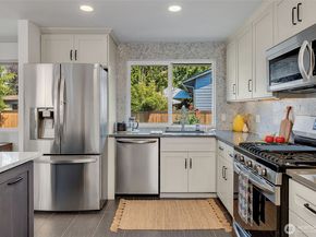 28833 21st Avenue S, Federal Way WA 98003
