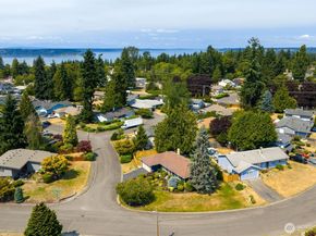 28833 21st Avenue S, Federal Way WA 98003