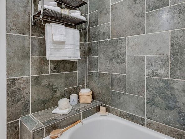 28833 21st Avenue S, Federal Way WA 98003