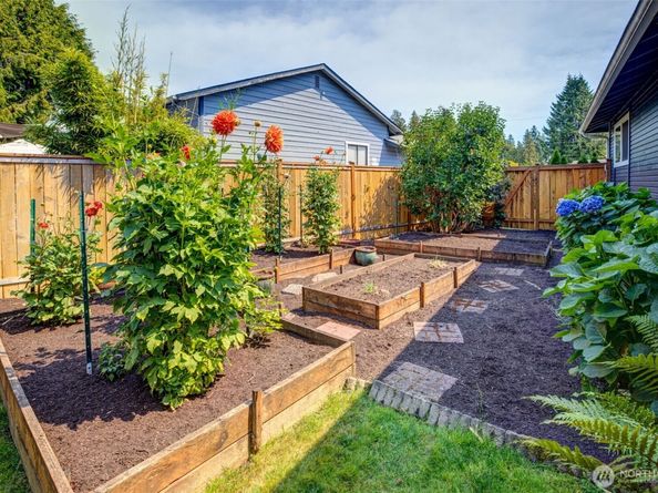 28833 21st Avenue S, Federal Way WA 98003