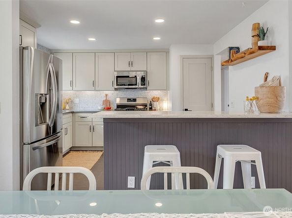 28833 21st Avenue S, Federal Way WA 98003