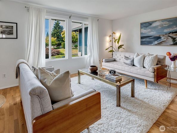 28833 21st Avenue S, Federal Way WA 98003